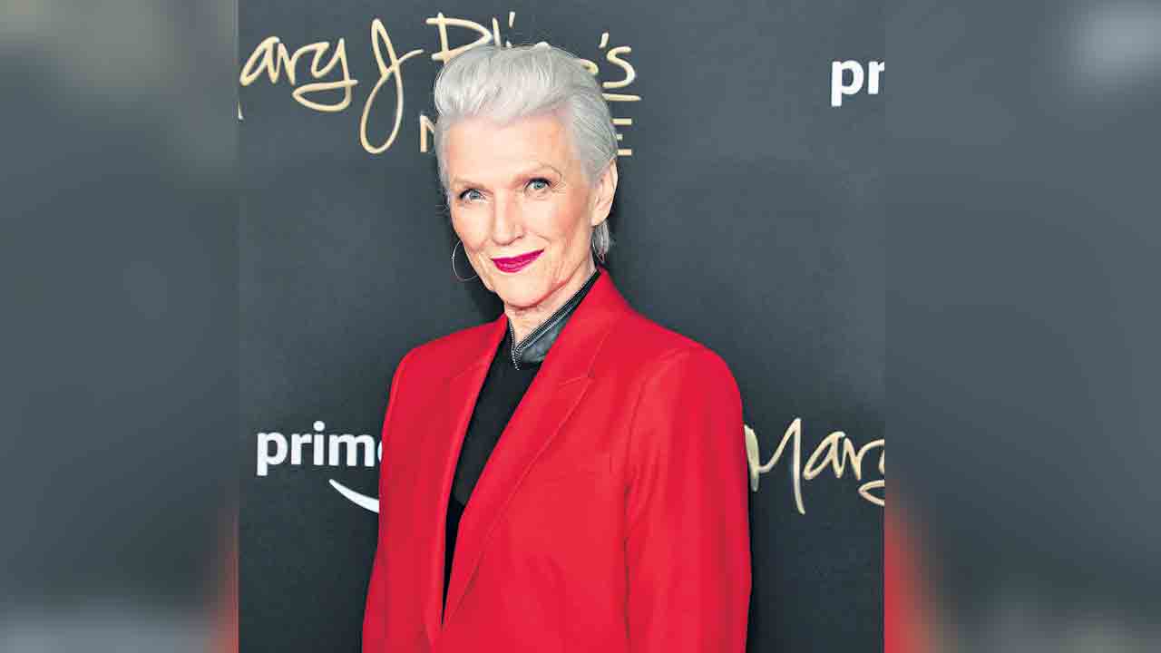 ఎలాన్‌ మస్క్‌ అమ్మను చూశారా?!