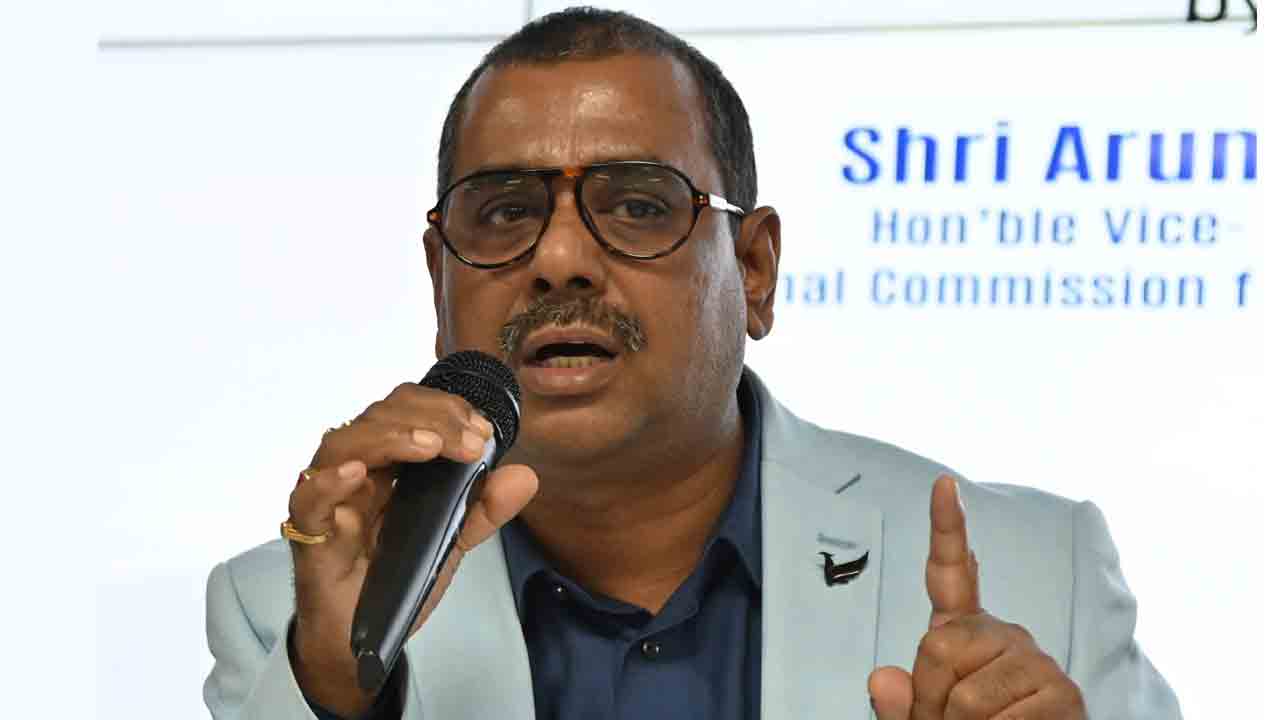 బాధితులు ఎస్సీ కమిషన్‌ను ఆశ్రయించాలి