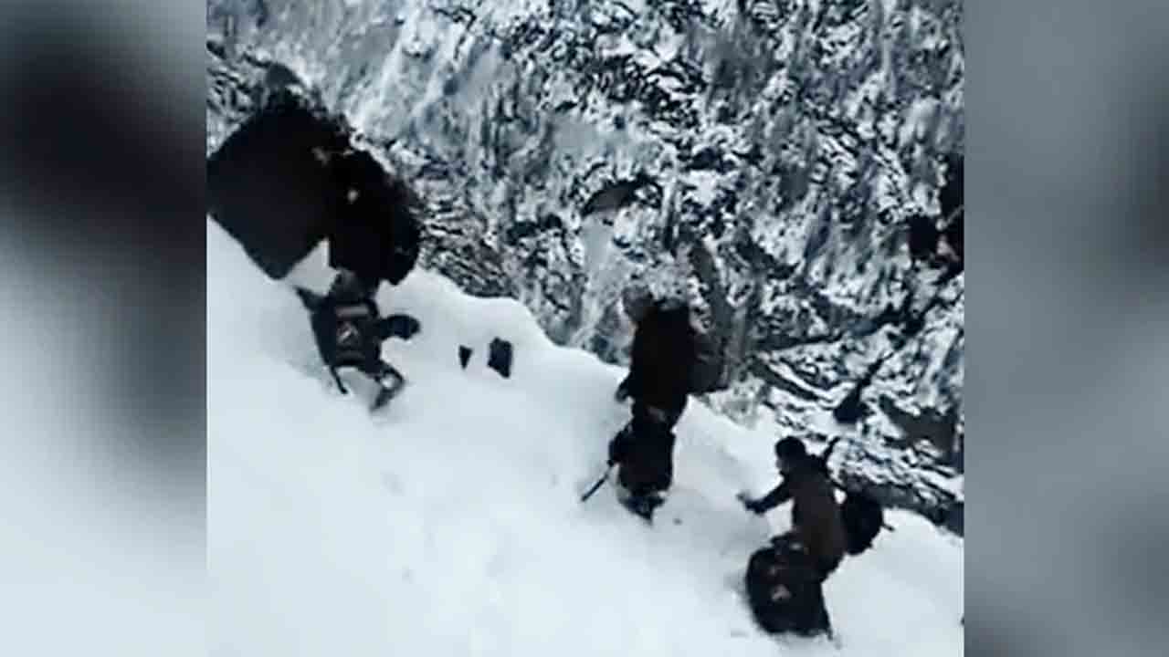 Anand Mahindram | ఎన్నికల సిబ్బందిపై ఆనంద్‌ మహీంద్రా ప్రశంసలు.. వీడియో వైరల్‌..!