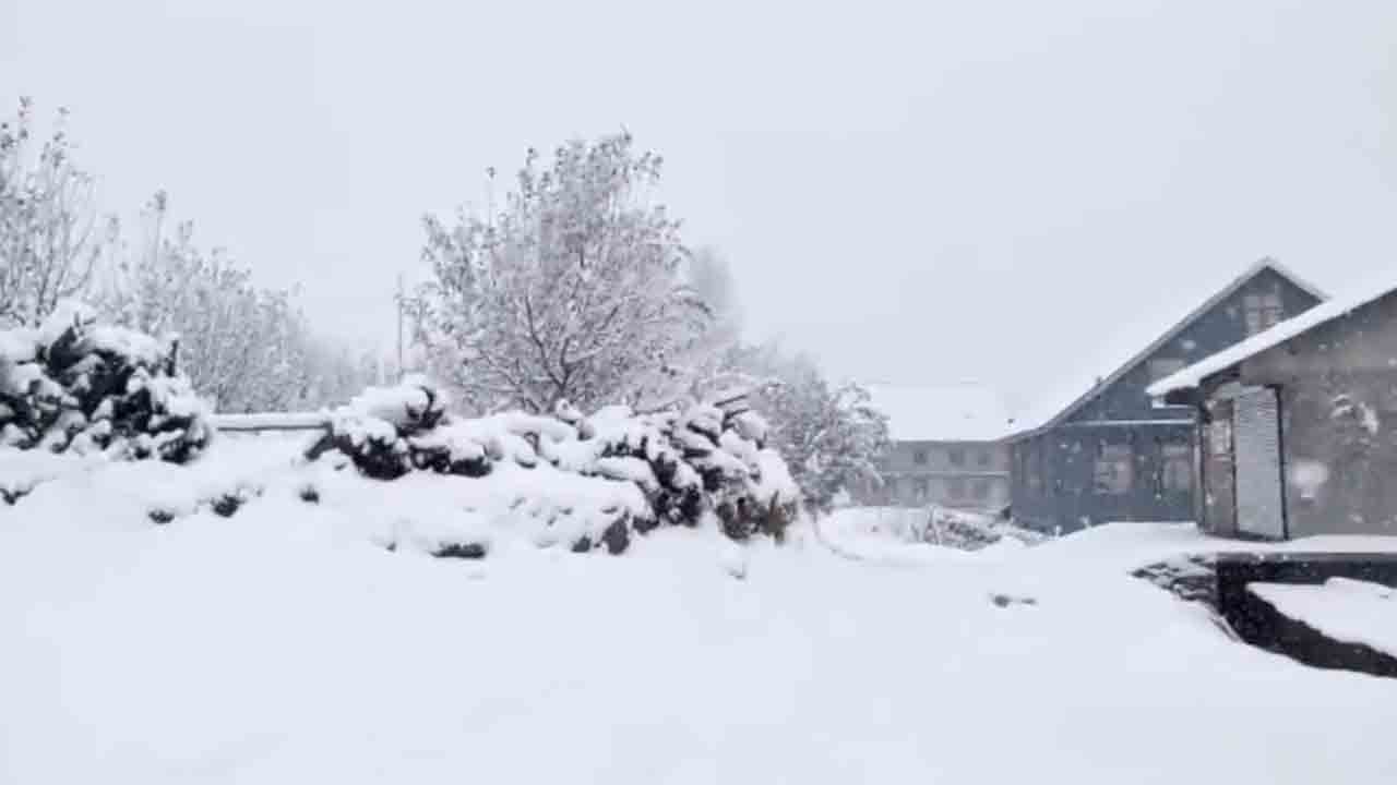 వీడియో: మంచు దుప్పట్లో స్పితి వ్యాలీ.. కనువిందు చేస్తున్న లోయల అందాలు