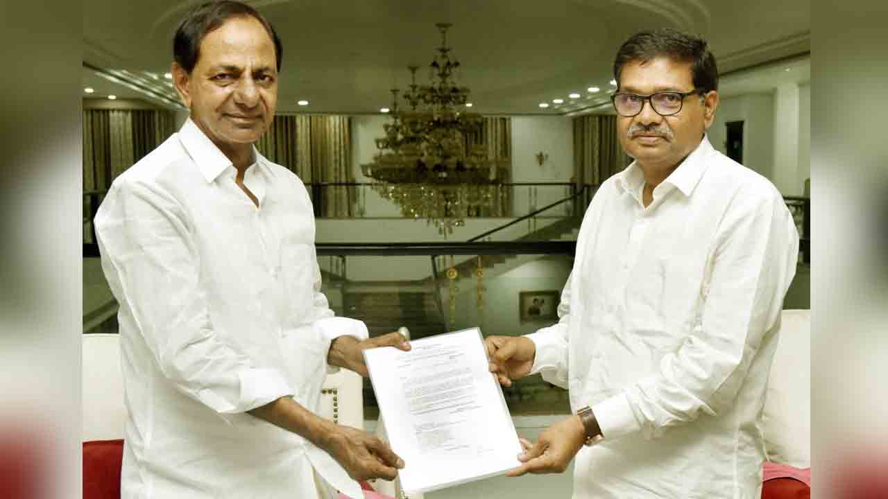 డెయిరీ డెవలప్‌మెంట్‌ కో ఆపరేటివ్‌ ఫెడరేషన్‌ చైర్మన్‌గా సోమా భరత్‌కుమార్‌