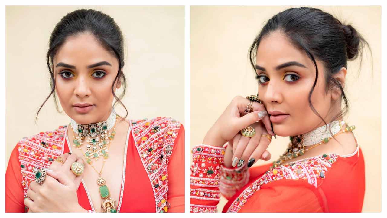 Sreemukhi | గ్లామ‌ర్‌తో కుర్రాళ్ల హార్ట్ బీట్‌ను పెంచేస్తున్న శ్రీ‌ముఖి..