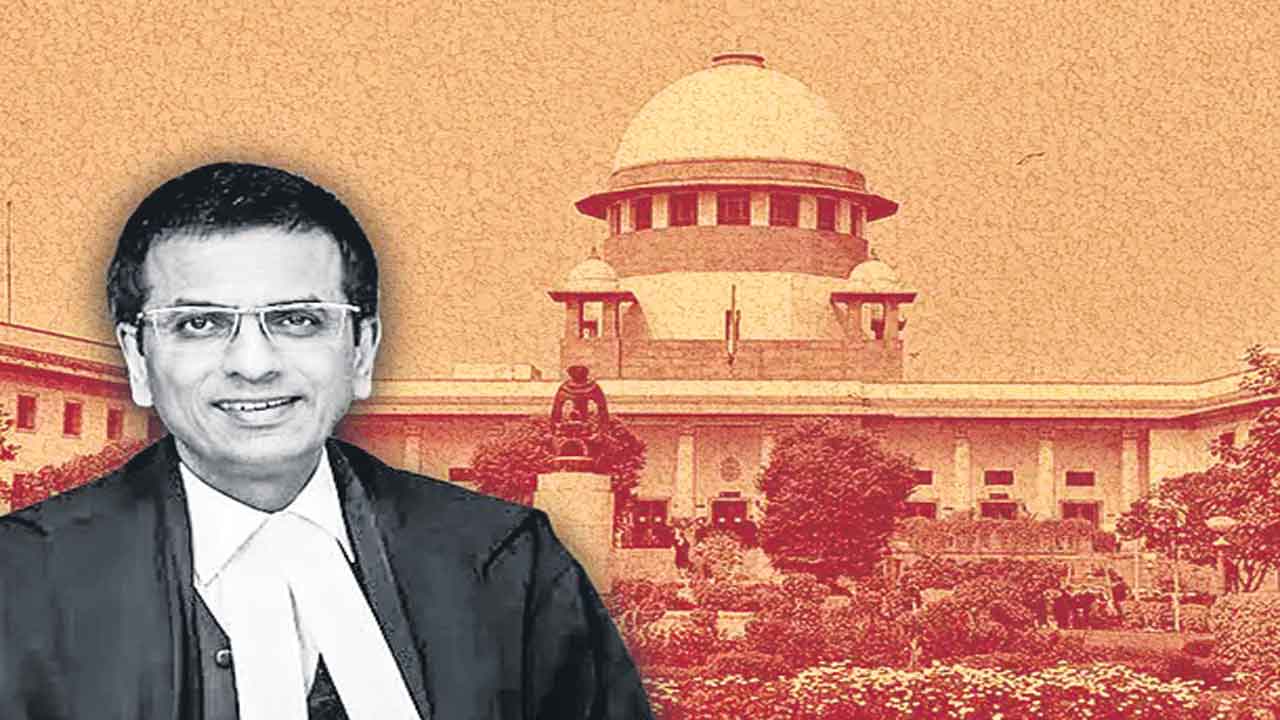 ఫ్యూడల్‌ గుప్పిట్లో జ్యుడీషియరీ: సీజేఐ చంద్రచూడ్‌