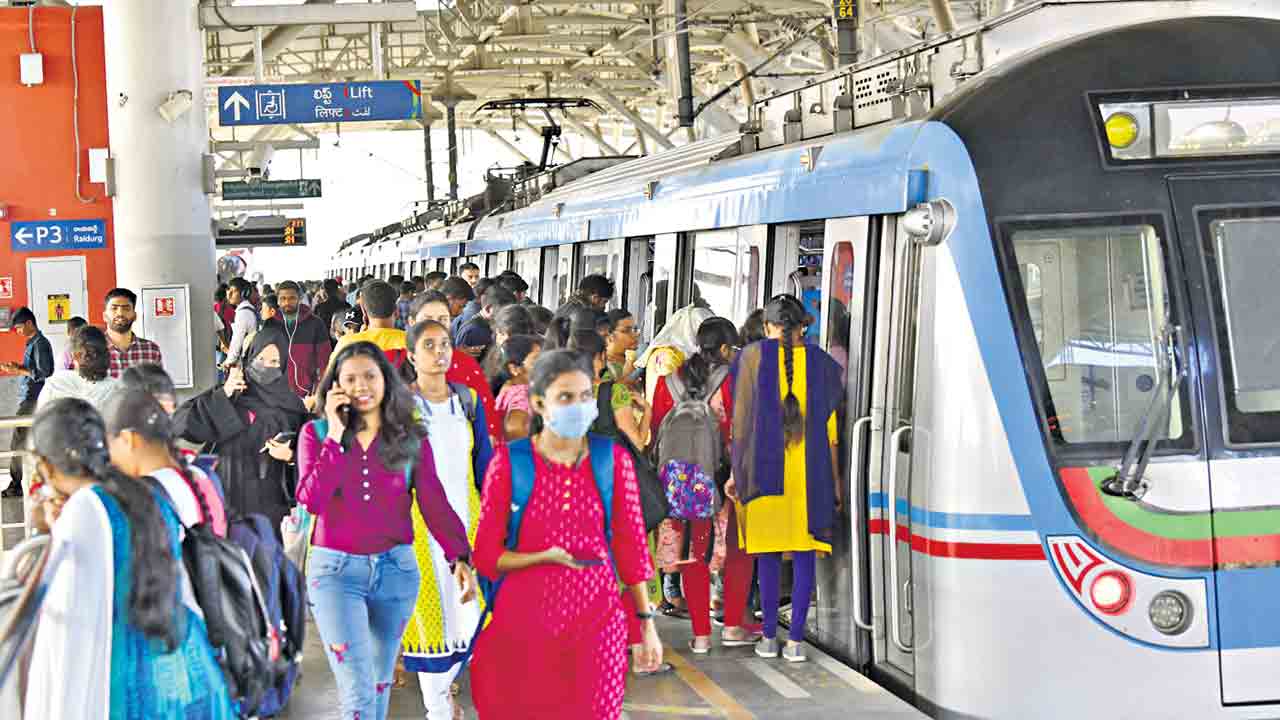 శంషాబాద్‌ విమాన ప్రయాణికులకు రాయదుర్గంలో లగేజ్‌ చెక్‌ఇన్‌