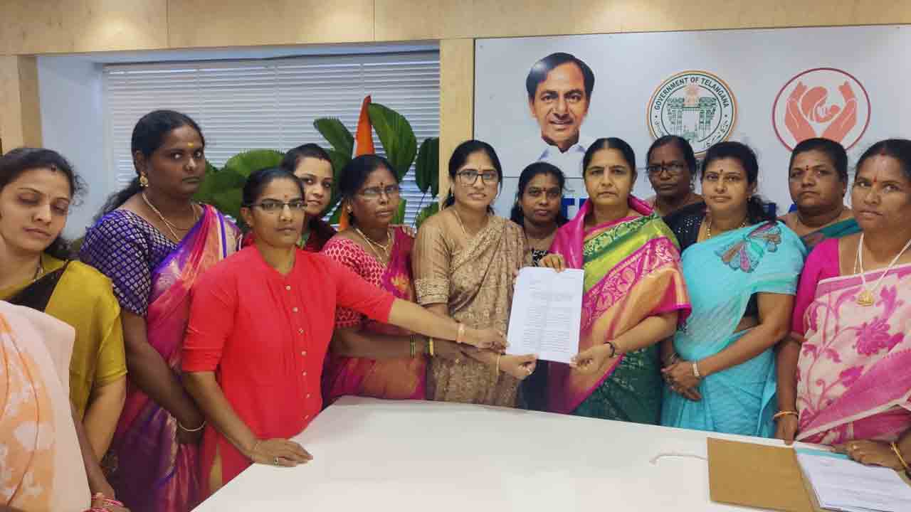 ఎంపీ అర్వింద్‌పై చర్యలు తీసుకోవాలి.. మహిళా కమిషన్‌కు ఫిర్యాదు