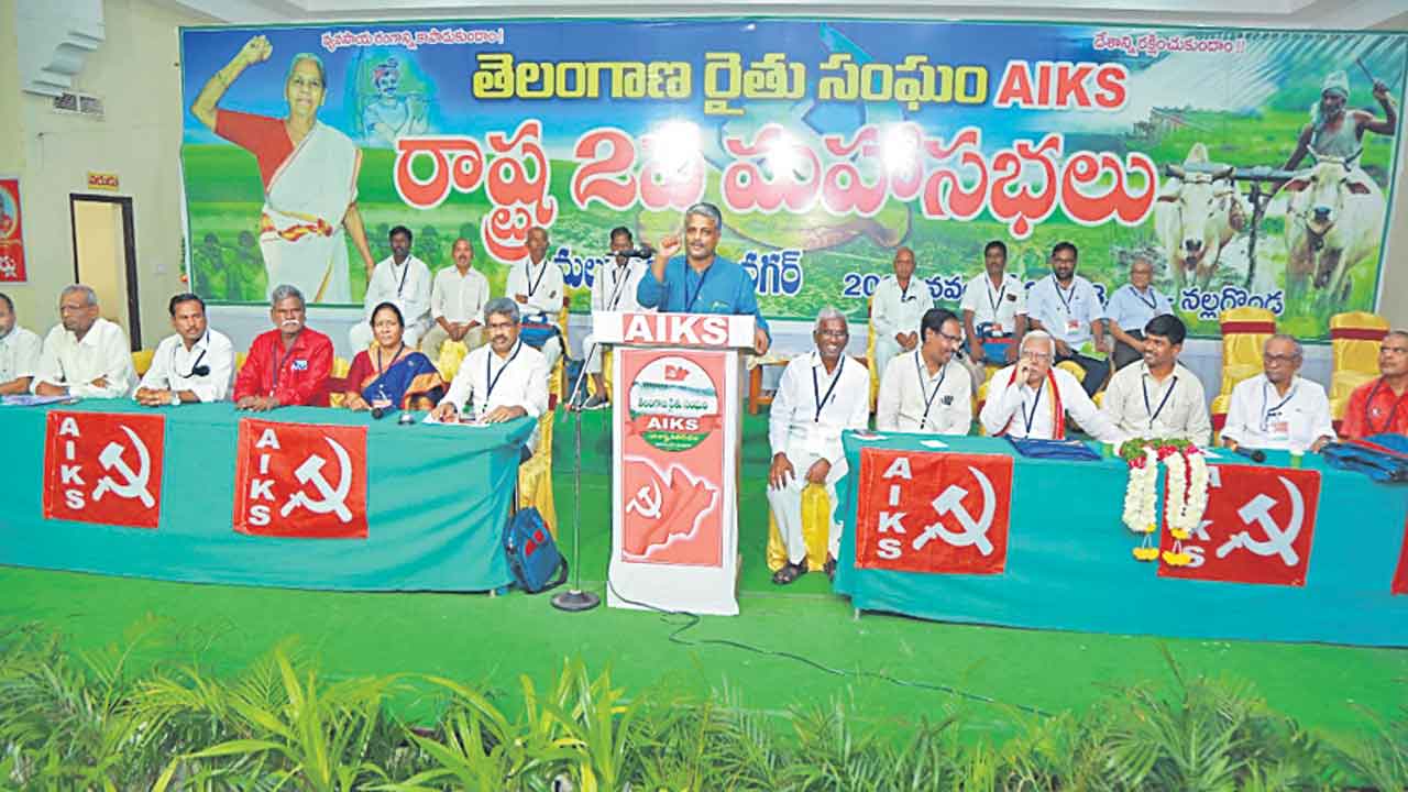 మోదీ ప్రభుత్వం పతనానికి రైతులు ఏకం కావాలి