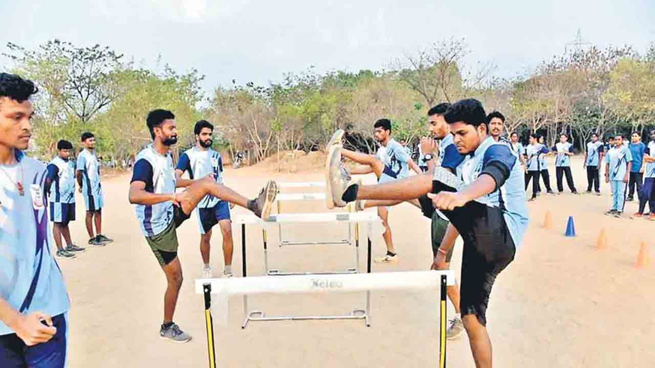 డిసెంబర్‌ 8 నుంచి ఎస్సై, కానిస్టేబుల్‌ అభ్యర్థులకు దేహదారుఢ్య పరీక్షలు