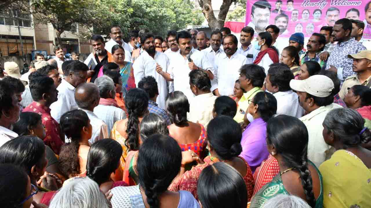 అందరికీ డబుల్‌ బెడ్రూంలు నిర్మించి ఇవ్వాలనేదే సీఎం కేసీఆర్‌ ఆలోచన : తలసాని