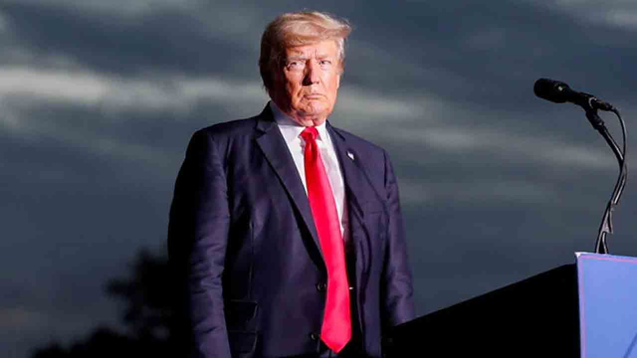 ట్రంప్‌ ఖాతాను పునరుద్ధరించిన ట్విట్టర్‌