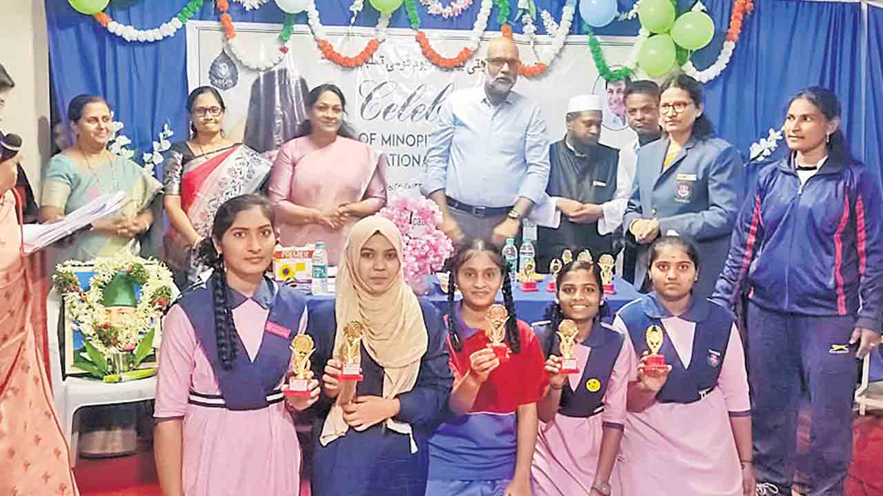 పోటీ ప్రపంచంలో విద్యార్థులు రాణించాలి