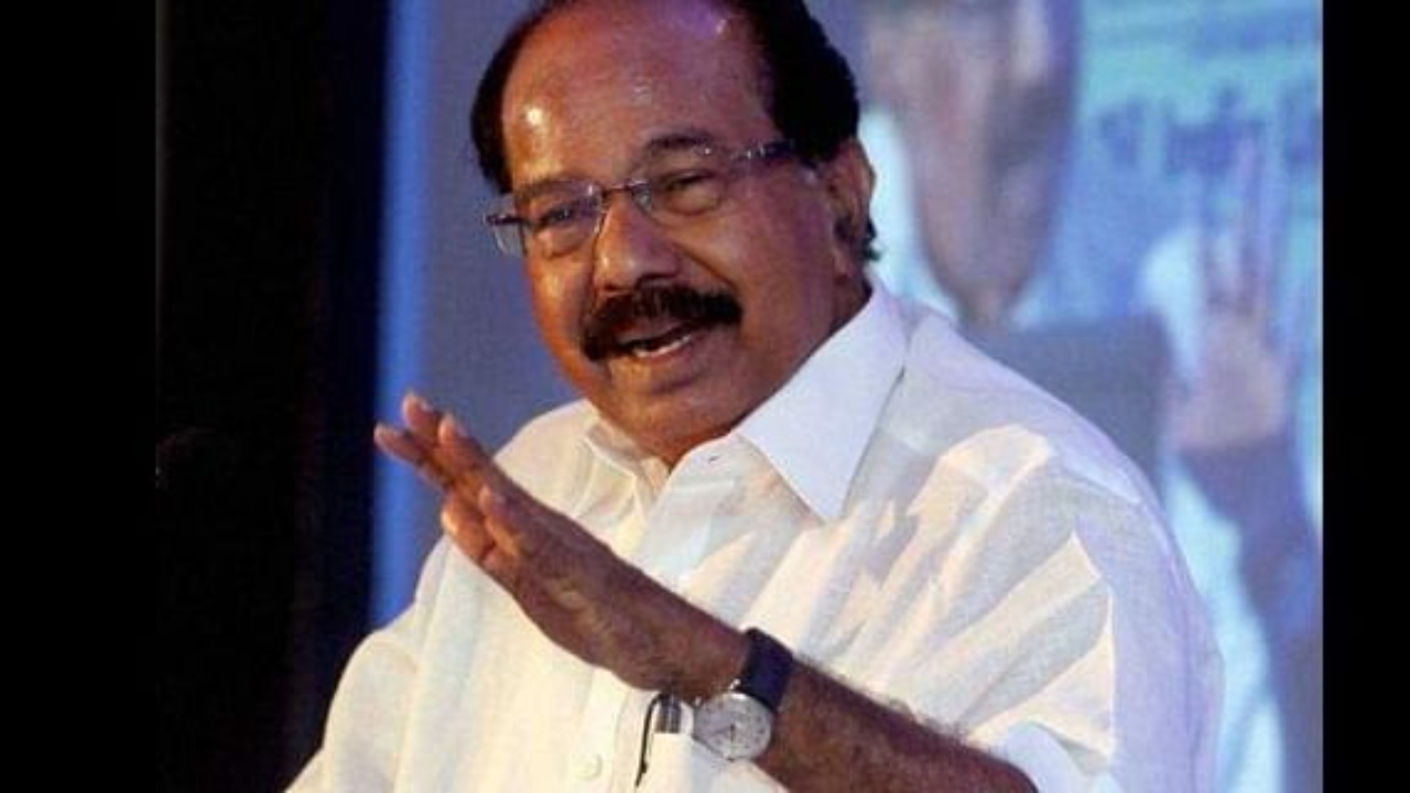 గ‌వ‌ర్న‌ర్ వ్య‌వ‌స్ధ‌ను దుర్వినియోగం చేస్తున్న కాషాయ స‌ర్కార్ : వీర‌ప్ప మొయిలీ