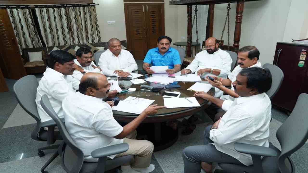 సర్కారు విజయాలను ప్రజలకు వివరించండి..