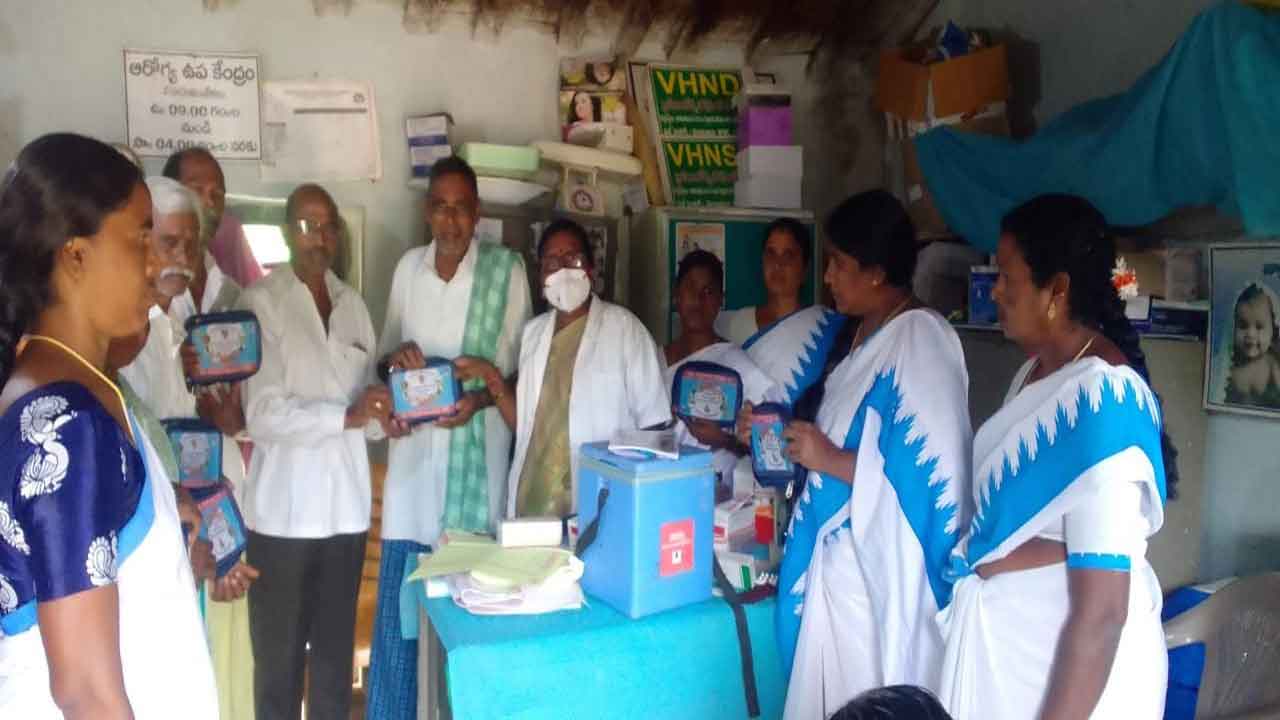 ఇండ్ల వద్దకే మందులు