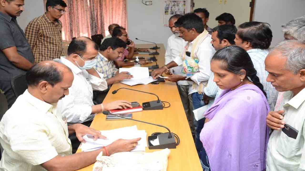 ఆధార్‌ నవీకరణ తప్పనిసరి