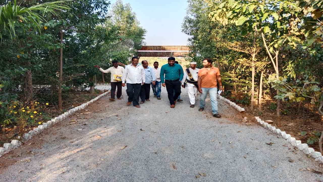 ప్రజలకు అందుబాటులో ప్రభుత్వ ఫలాలు