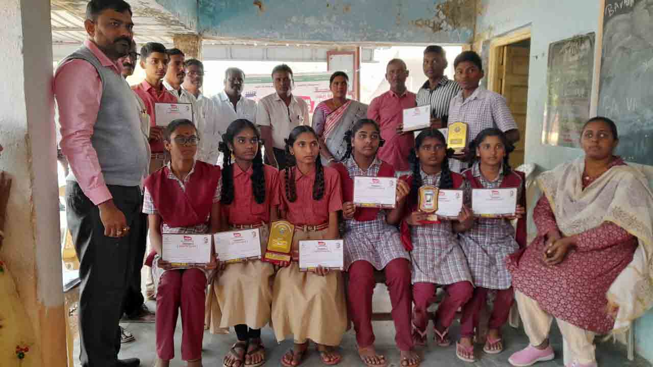 విద్యార్థులు శాస్త్రవేత్తలుగా ఎదగాలి