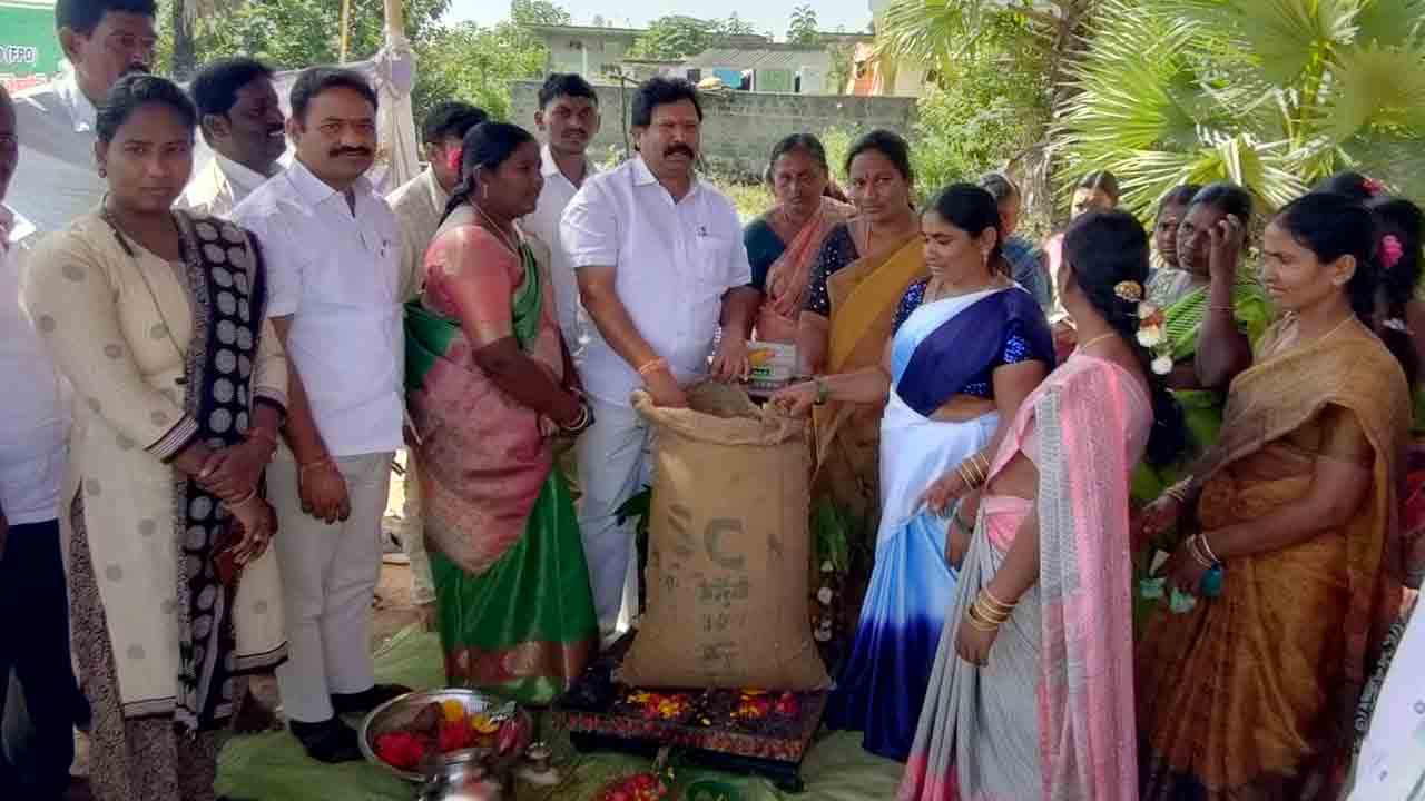 మద్దతు ధర కోసమే కొనుగోలు కేంద్రాలు