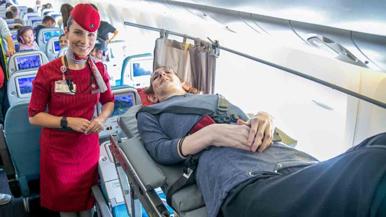 Viral News | తొలిసారి విమానమెక్కిన ప్రపంచంలోనే అత్యంత ఎత్తైన మహిళ..!