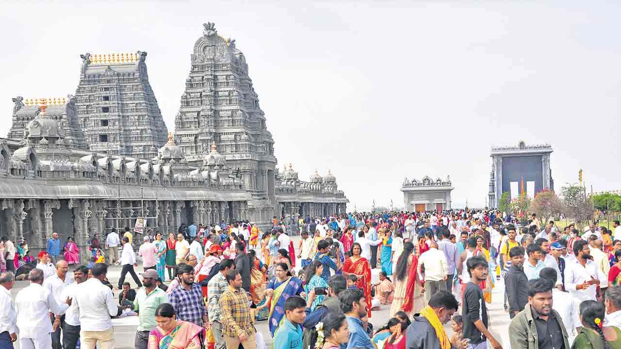 యాదగిరిగుట్ట నర్సన్నకు రికార్డు స్థాయిలో ఆదాయం.. అక్షరాలా ఎంతంటే..?