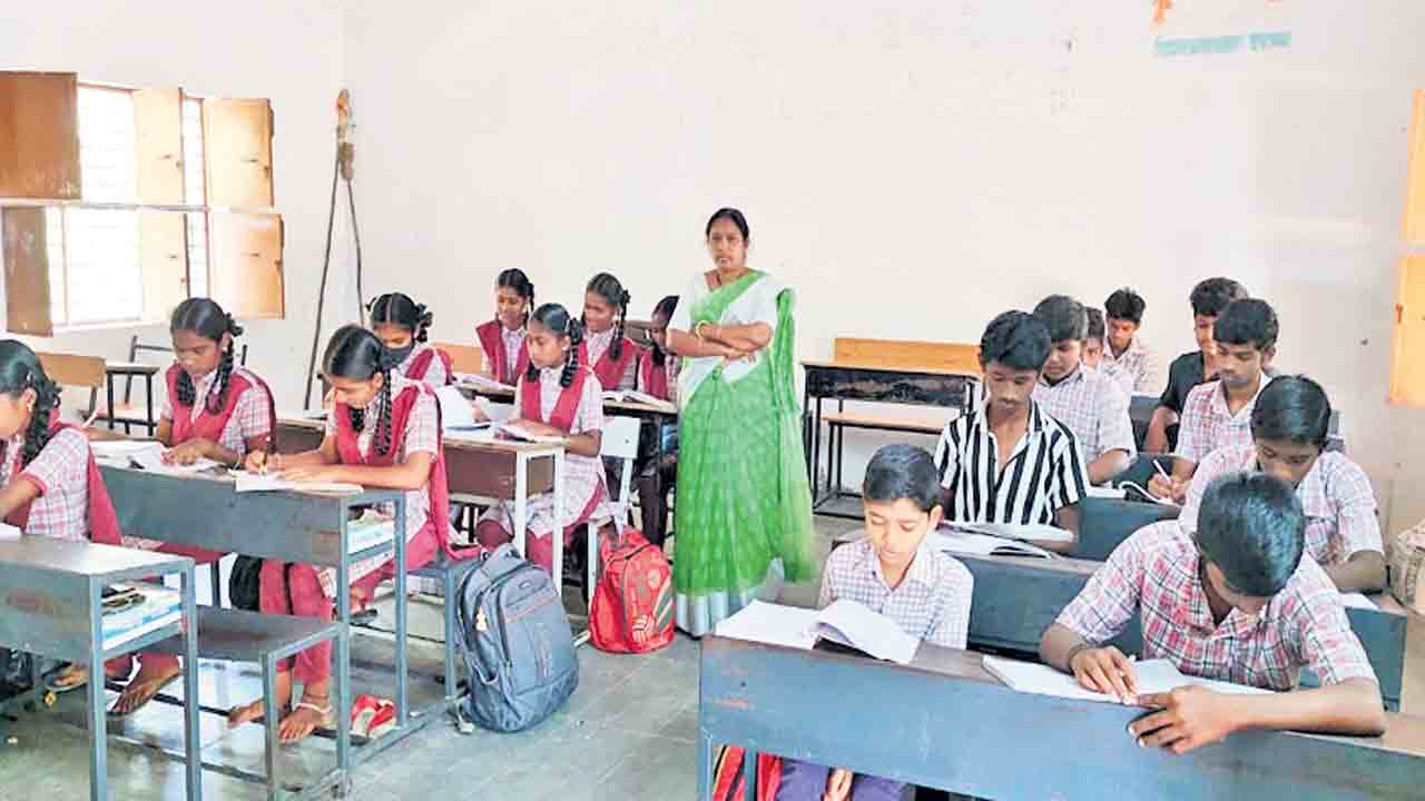 పదో తరగతికి స్పెషల్‌ క్లాసులు