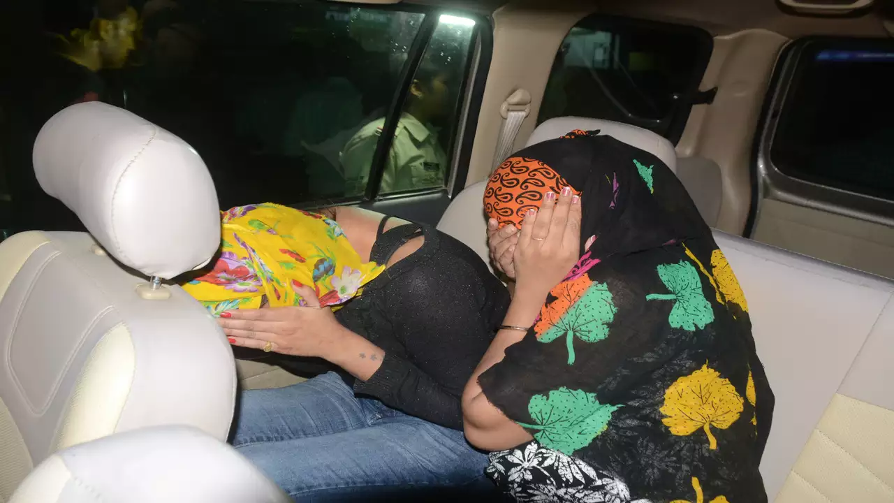 Bangalore | బెంగళూరులో వ్యభిచారం ముఠా గుట్టు రట్టు.. ముగ్గురిని అరెస్ట్‌ చేసిన పోలీసులు