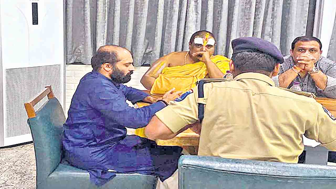 డీల్‌ సంతోష్‌ది.. అమలు ఆర్సీబీది