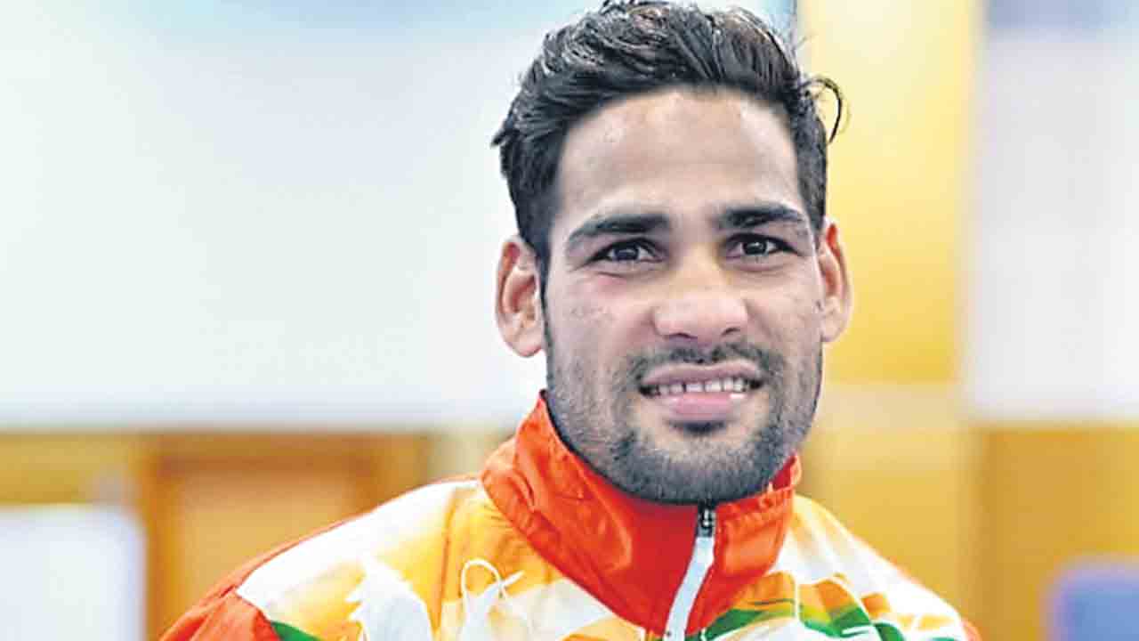 హుసామ్‌కు కాంస్యం