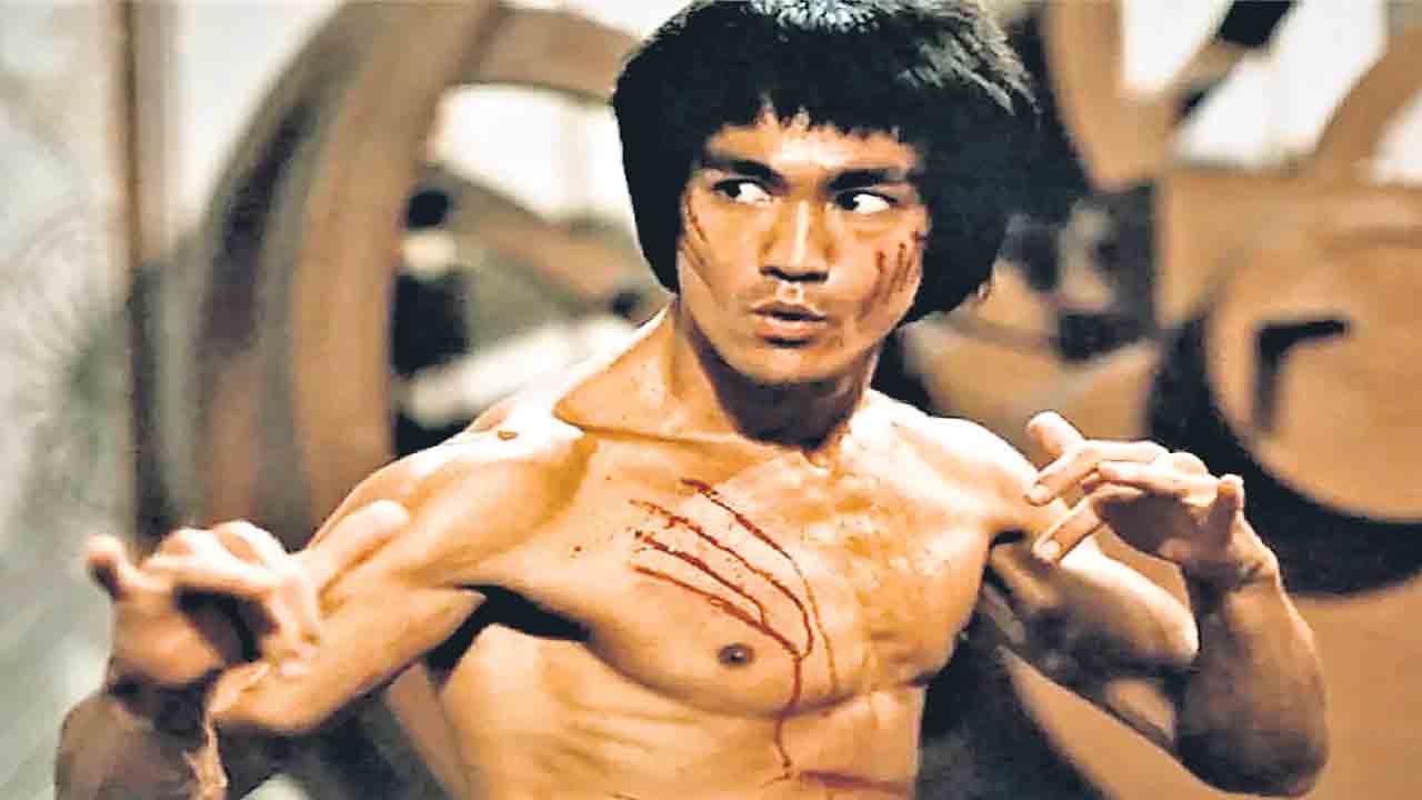 అతిగా నీళ్లుతాగడం వల్లే బ్రూస్‌లీ మృతి!