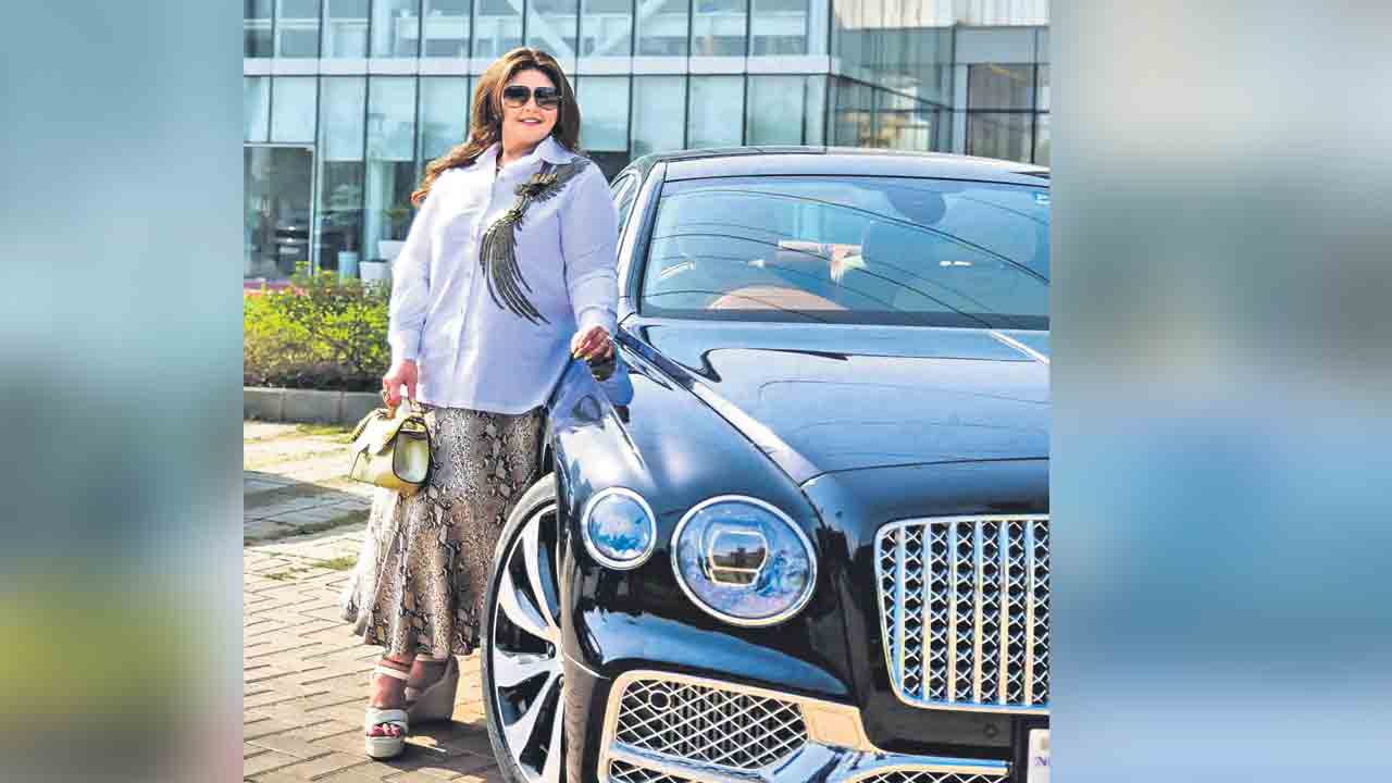 రయ్య్‌ రేసింగ్‌ క్వీన్స్‌