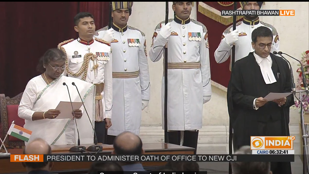 CJI DY Chandrachud: 50వ సీజేఐగా ప్ర‌మాణం చేసిన జ‌స్టిస్ డీవై చంద్ర‌చూడ్‌