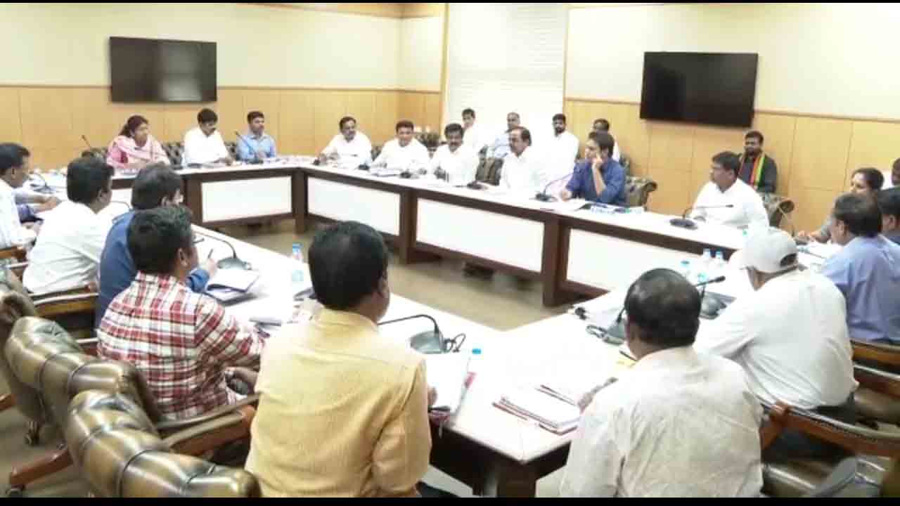 నిజామాబాద్ పట్టణాన్ని అద్భుతంగా తీర్చిదిద్దాలి : సీఎం కేసీఆర్