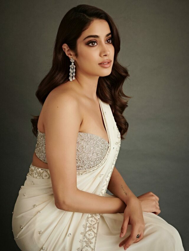 సోషల్‌మీడియా పోస్టులు ఈఎంఐల కోసమే !!