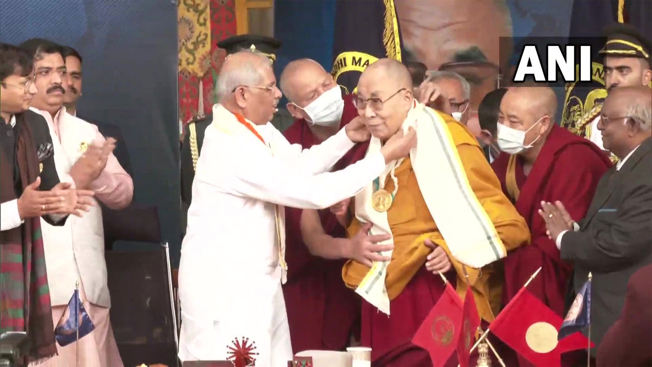 ద‌లైలామాకు గాంధీ-మండేలా అవార్డు ప్ర‌దానం