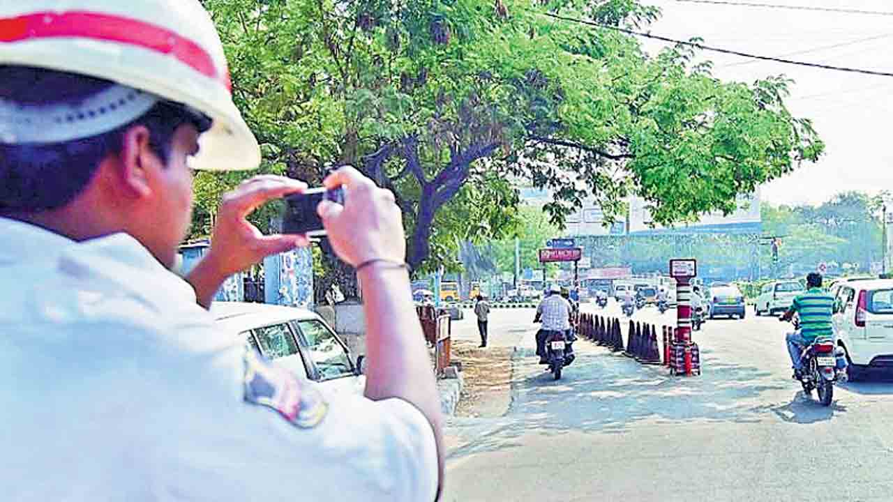 నేటి నుంచి ట్రాఫిక్‌ పోలీసుల స్పెషల్‌ డ్రైవ్‌