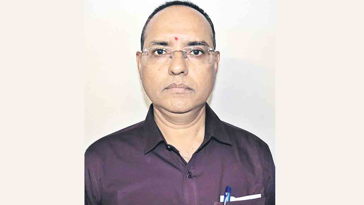 వృక్షశాస్త్రం విభాగంలో దీపక్‌కు డాక్టరేట్‌