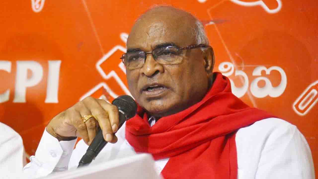 చేనేతపై జీఎస్టీ.. శవాలపై పేలాలు ఏరుకోవడమే