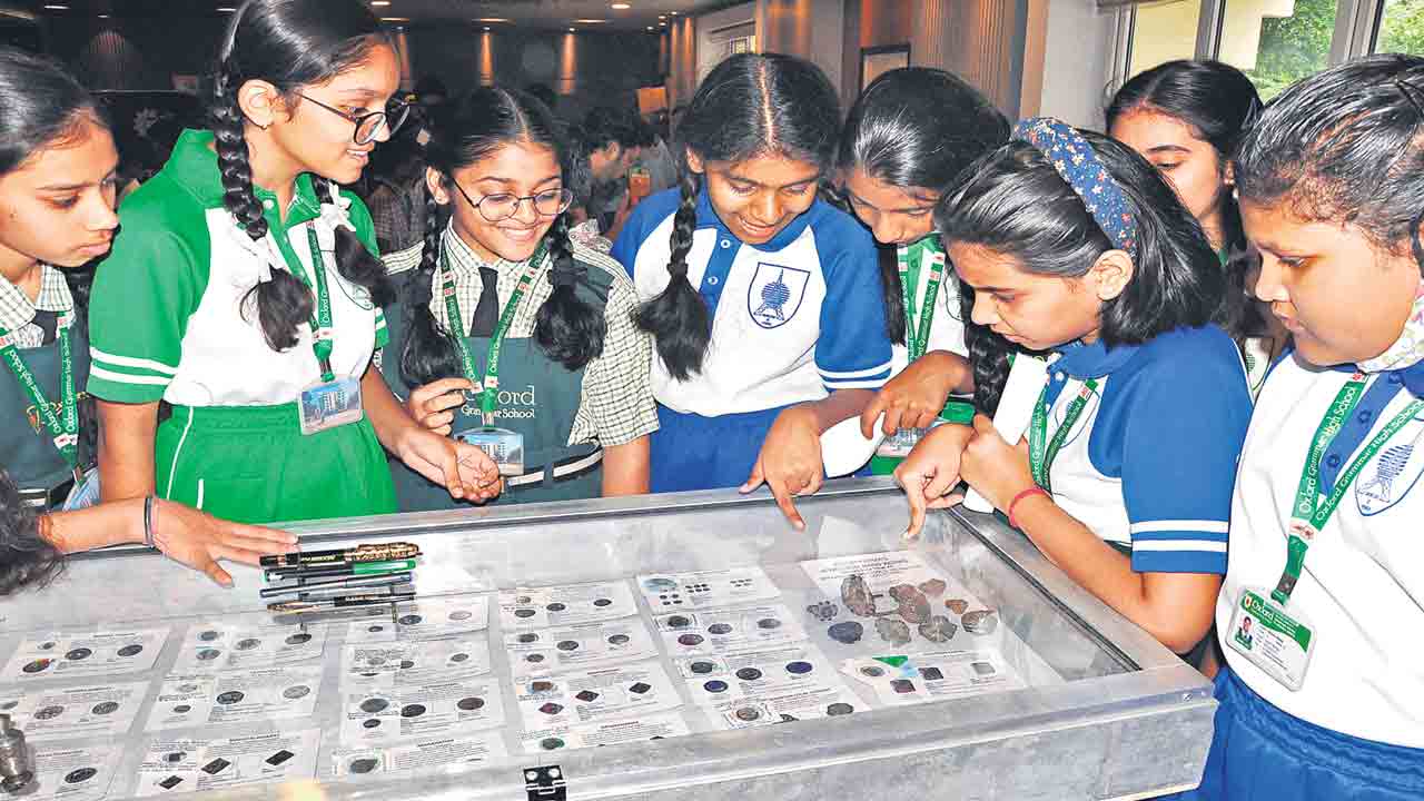 చిల్లిగవ్వల నుంచి కరెన్సీ నోట్ల వరకు