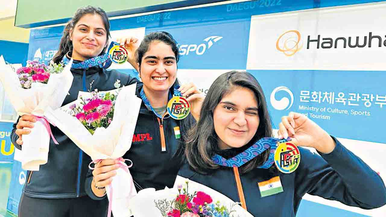 ఇషాసింగ్‌ పతక జోరు