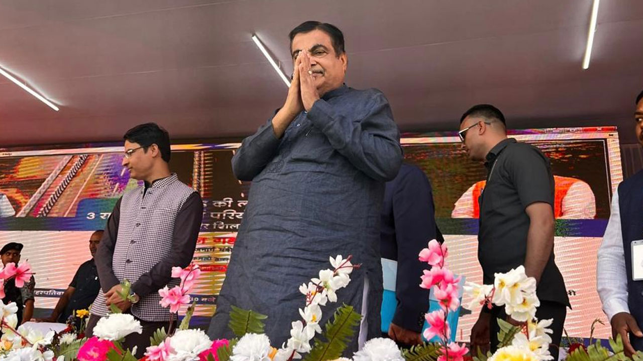 కేంద్ర మంత్రి నితిన్ గడ్కరీకి అస్వస్థత