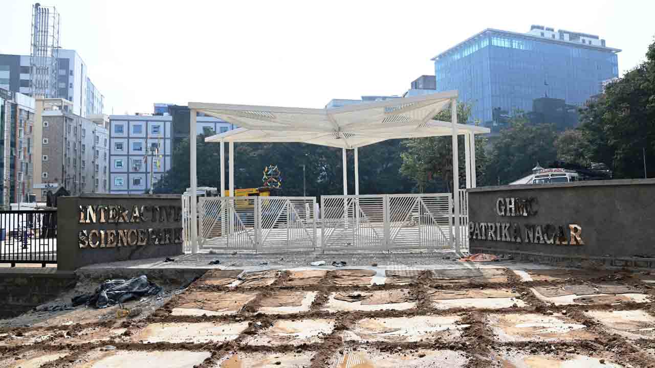 హైటెక్‌ హంగులతో పత్రికనగర్‌ పార్కు