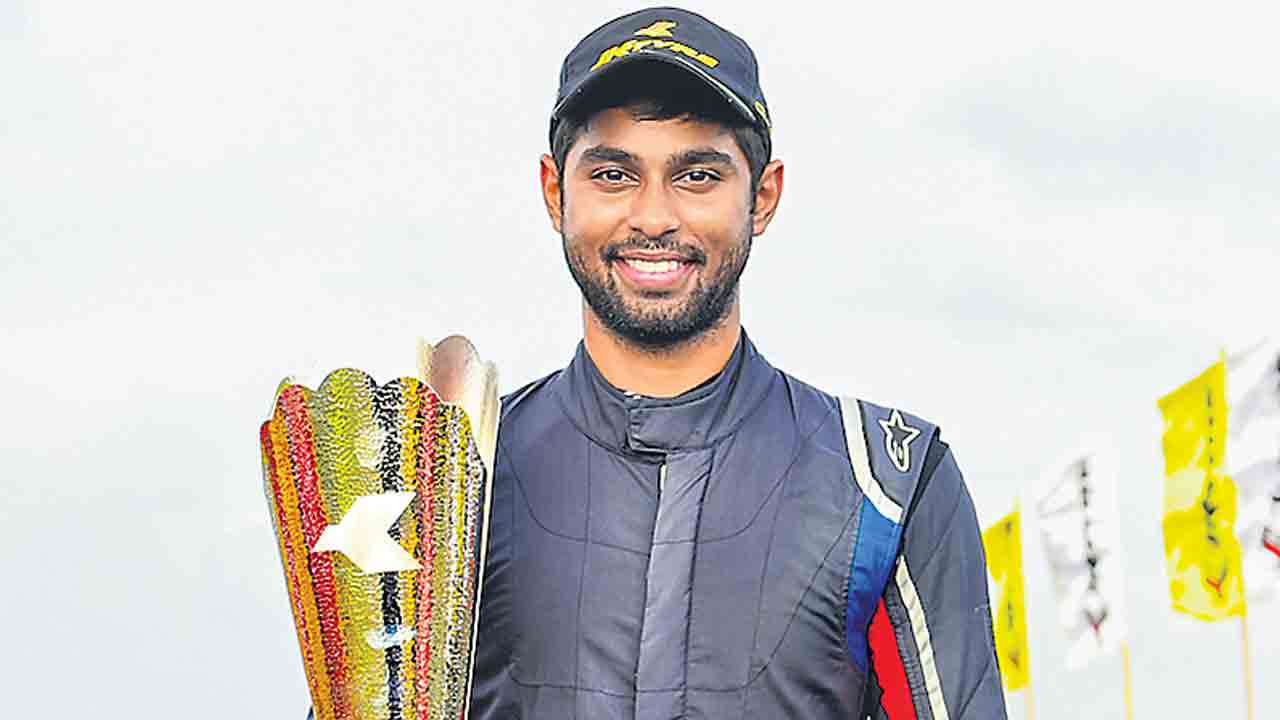 ఇండియన్‌ రేసింగ్‌ లీగ్‌లో హైదరాబాదీ