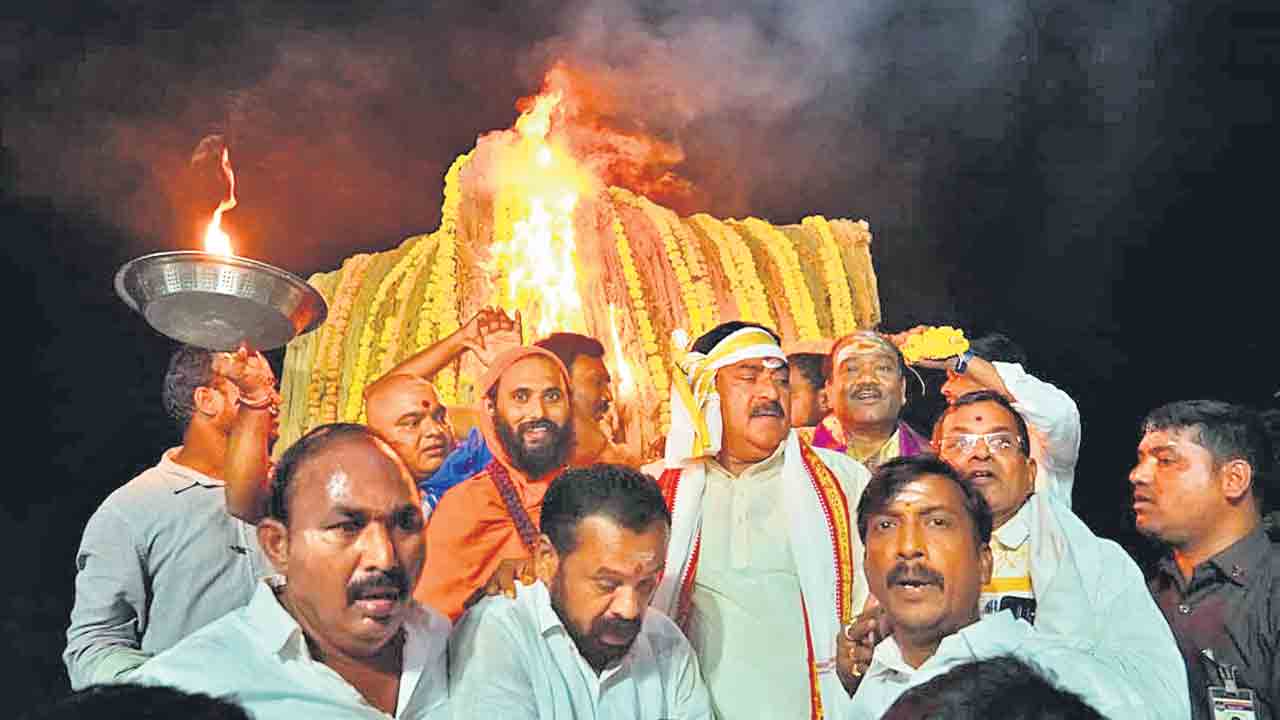 క్షీరగిరిపై అఖండజ్యోతి