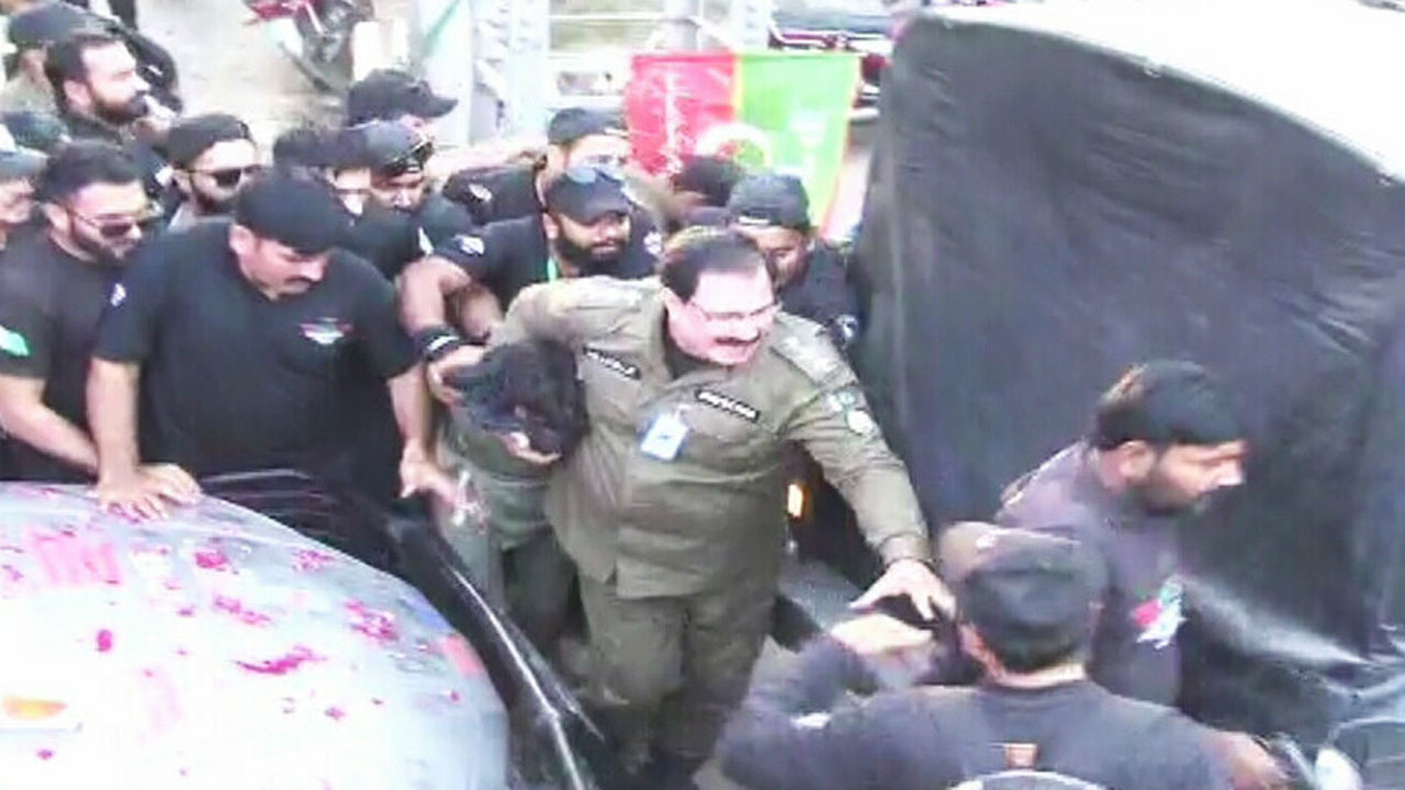 ఏకే-47తో కాల్పులు.. ఇమ్రాన్ కాలులోకి దిగిన బుల్లెట్లు