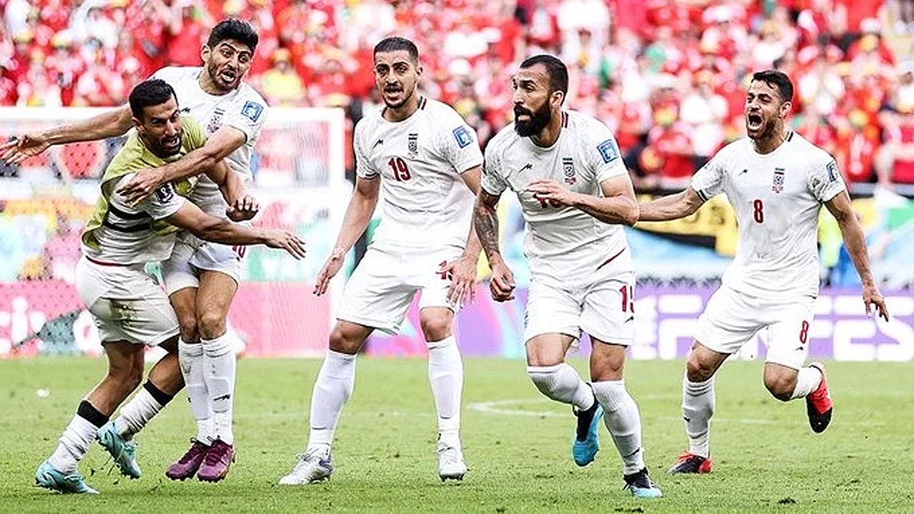 FIFA World Cup | వ‌ర‌ల్డ్‌క‌ప్‌లో బోణీ కొట్టిన ఇరాన్.. వేల్స్‌పై 2-0తో గెలుపు