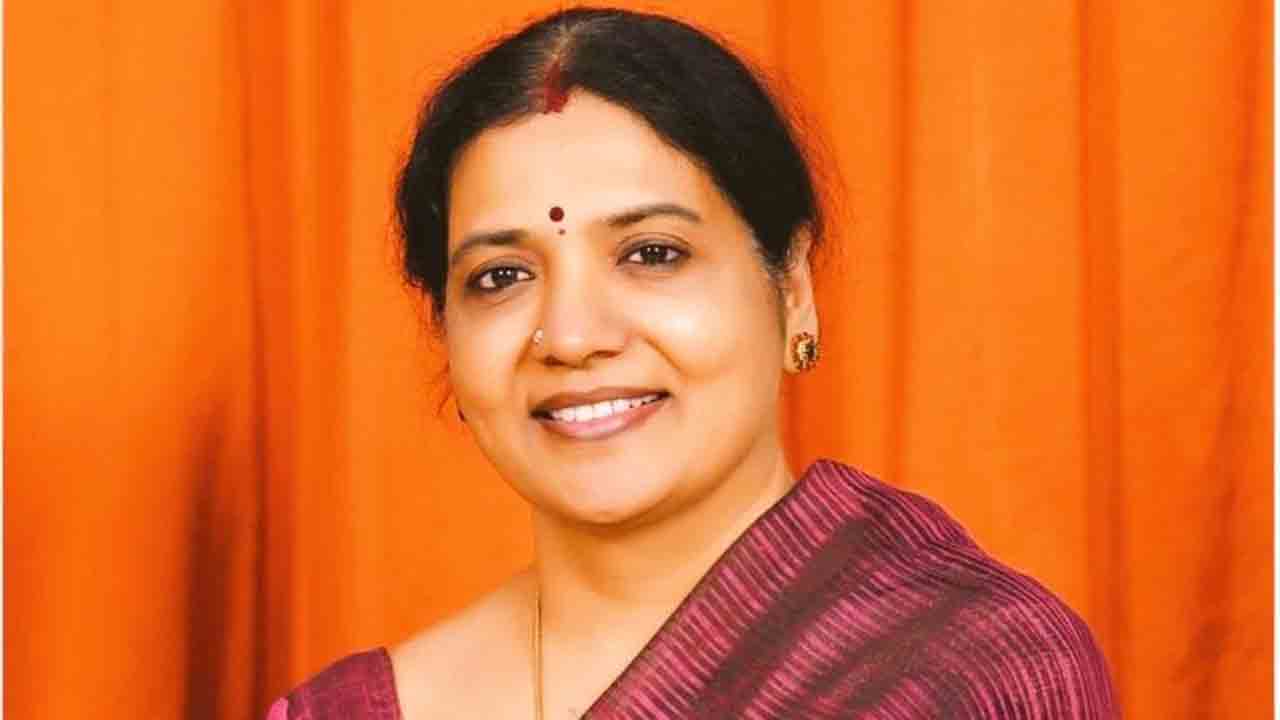 సగం ధరకే జియో బహమతుల ఇస్తామని.. జీవితా రాజశేఖర్‌కు లక్షన్నర టోకరా