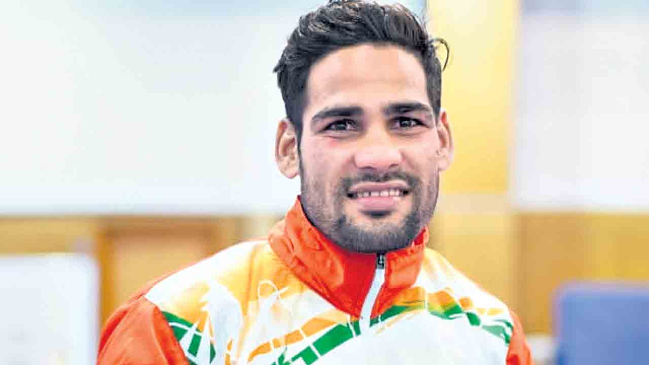 హుసామ్‌కు పతకం ఖాయం