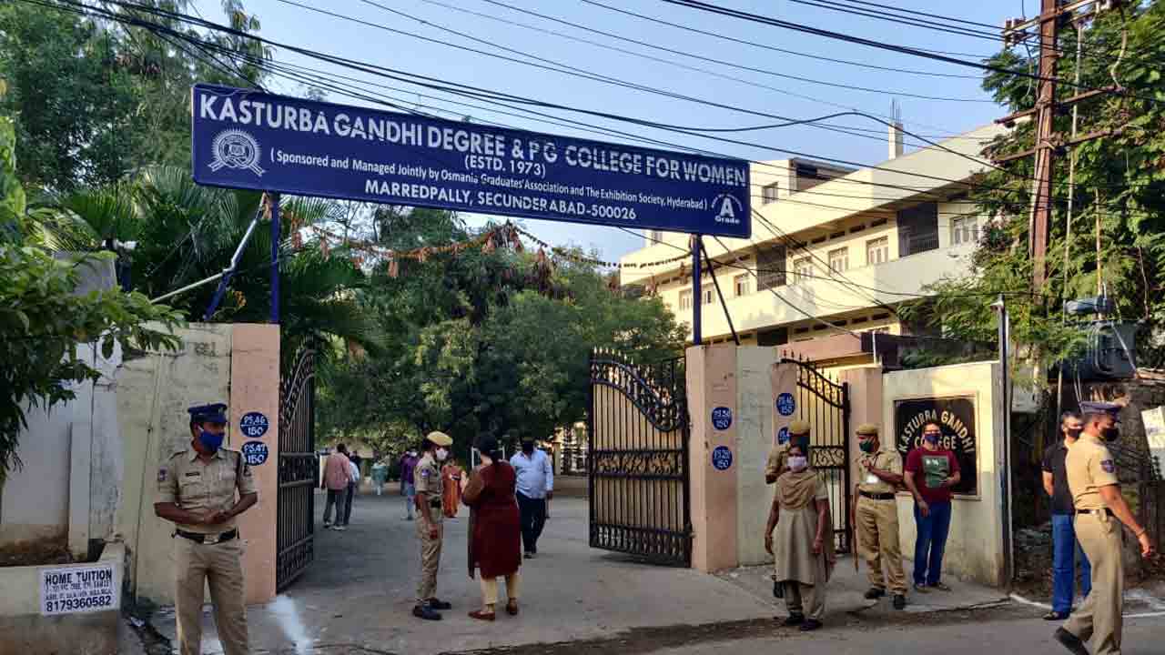 క‌స్తూర్బా కాలేజీలో విష వాయువులు లీక్.. 10 మంది విద్యార్థినుల‌కు అస్వ‌స్థ‌త‌