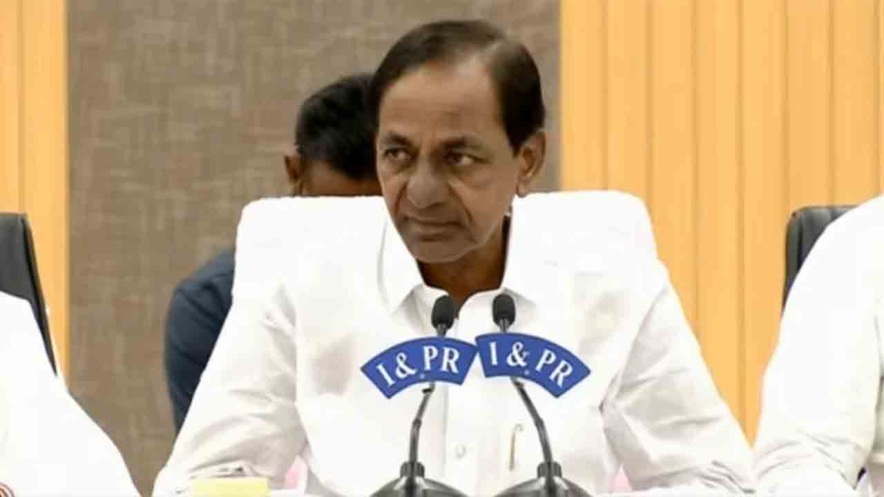 CM KCR Pressmeet |  8 ప్ర‌భుత్వాలు కూల‌గొట్టాం, మ‌రో 4 ప్ర‌భుత్వాలు కూల‌గొడుతామంటారా.. ఇదేం రాజ‌కీయం? : సీఎం కేసీఆర్