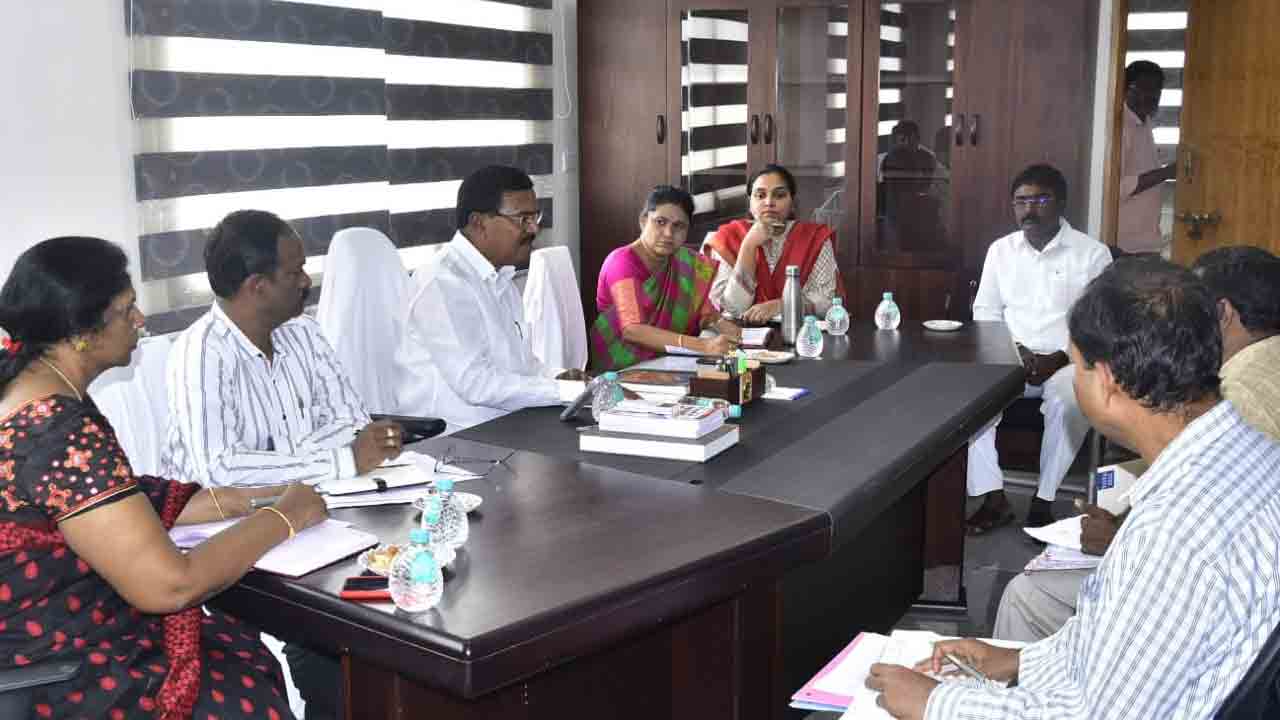 పనులు త్వరగా పూర్తిచేయాలి