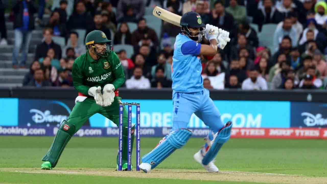 కేఎల్ రాహుల్ 50 ఔట్.. 10 ఓవర్లలో ఇండియా స్కోర్ ఎంతంటే